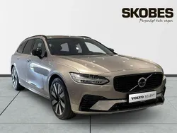 Ljusgrå (grå) Begagnad 2025 Volvo V90 Plus Kombi | 569 400 kr (Lite dyr)