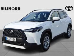 Vit Begagnad 2024 Toyota Corolla Cross Active SUV | 379 900 kr (Marknadspris)