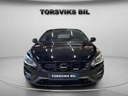 Svart Begagnad 2013 Volvo V60 R-Design Momentum Kombi | 184 900 kr (Marknadspris)
