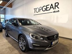Grå Begagnad 2015 Volvo V60 CC Summum Kombi | 169 900 kr (Lite dyr)