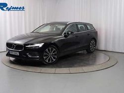 Svart Begagnad 2022 Volvo V60 Core Kombi | 329 900 kr (Marknadspris)