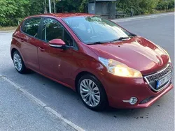 Röd Begagnad 2012 Peugeot 208 Halvkombi | 47 000 kr (Marknadspris)