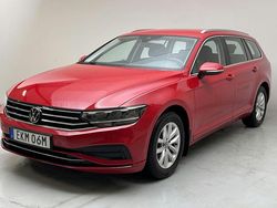Röd Begagnad 2022 VW Passat | 279 000 kr (Bra pris)