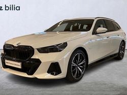 Vit Begagnad 2025 BMW 530e M Sport Kombi | 659 000 kr (Bra pris)