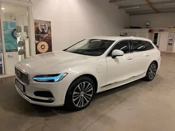 Vit Begagnad 2022 Volvo V90 Core Kombi | 439 900 kr (Lite dyr)