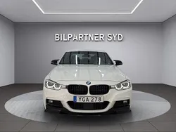 Vit Begagnad 2016 BMW 330e M Sport Sedan | 239 900 kr (Dyr)