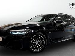 Svart (black) Begagnad 2022 BMW 530e M Sport Kombi | 368 700 kr (Dyr)