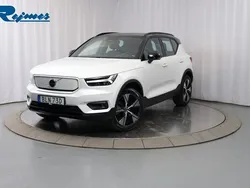 Vit (crystal vit metallic) Begagnad 2021 Volvo XC40 Plus SUV | 339 900 kr