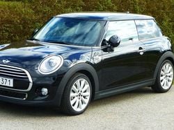 Svart metallic Begagnad 2017 Mini Cooper D Halvkombi | 145 000 kr (Marknadspris)