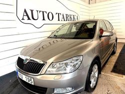 Ljusbrun (ljusbeigemetallic) Begagnad 2011 Skoda Octavia Elegance Halvkombi | 79 000 kr (Marknadspris)