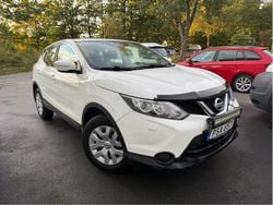 Vit Begagnad 2014 Nissan Qashqai SUV | 90 000 kr (Lite dyr)