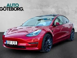 Röd Begagnad 2021 Tesla Model 3 Performance Sedan | 339 900 kr (Lite dyr)
