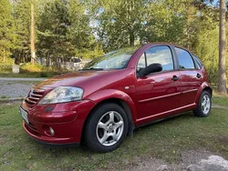 Ljusröd Begagnad 2003 Citroën C3 Halvkombi | 19 900 kr (Lite dyr)