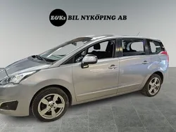 Grå Begagnad 2015 Peugeot 5008 Minibuss | 89 900 kr (Marknadspris)