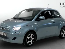 Blå (blue) Begagnad 2021 Fiat 500e Passion Halvkombi | 139 900 kr (Superpris)