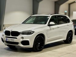 Vit (vit metallic) Begagnad 2017 BMW X5 M Sport SUV | 389 900 kr (Dyr)