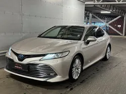 Ljusbrun Begagnad 2019 Toyota Camry Hybrid Executive Sedan | 209 900 kr (Marknadspris)