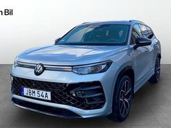 Silver (oyster silver metallic) Ny 2025 VW Tayron R-line SUV | 723 800 kr (Marknadspris)