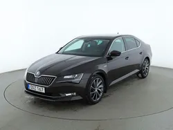 Brun Begagnad 2016 Skoda Superb LAURIN & KLEMENT Sedan | 217 000 kr (Marknadspris)