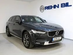 Grå Begagnad 2019 Volvo V90 CC Pro Kombi | 349 900 kr (Marknadspris)