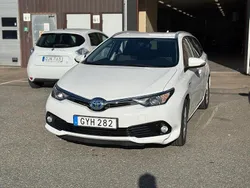 Vit Begagnad 2018 Toyota Auris Touring Sports Active Kombi | 164 900 kr (Marknadspris)