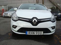 Vit Begagnad 2017 Renault Clio IV Halvkombi | 99 900 kr (Marknadspris)
