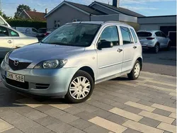 Grå Begagnad 2003 Mazda 2 Halvkombi | 20 990 kr