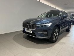 Mörkblå (blå) Begagnad 2022 Volvo XC60 Core SUV | 419 500 kr (Marknadspris)