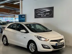 Vit Begagnad 2014 Hyundai i30 Halvkombi | 69 900 kr (Marknadspris)