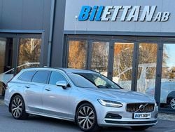 Gul Begagnad 2022 Volvo V90 Momentum Kombi | 199 900 kr (Dyr)