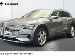 Grå Begagnad 2021 Audi e-tron SUV | 349 800 kr (Superpris)