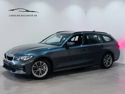 Grå Begagnad 2021 BMW 330e Sport Line Kombi | 229 900 kr (Bra pris)
