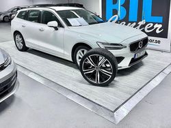 Vit Begagnad 2021 Volvo V60 Momentum Kombi | 199 000 kr (Marknadspris)