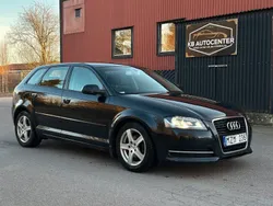 Svart Begagnad 2012 Audi A3 Sportback Attraction Halvkombi | 69 900 kr (Marknadspris)