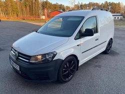 Vit Begagnad 2018 VW Caddy Minibuss | 139 000 kr (Marknadspris)