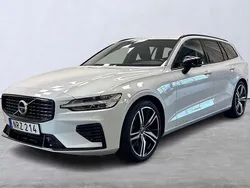 Vit Begagnad 2021 Volvo V60 R-Design Kombi | 349 000 kr (Marknadspris)