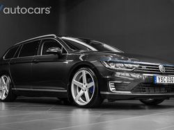 Mörkgrå Begagnad 2017 VW Passat Executive Kombi | 198 000 kr (Dyr)
