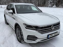 Vit Begagnad 2020 VW Touareg SUV | 399 000 kr (Marknadspris)