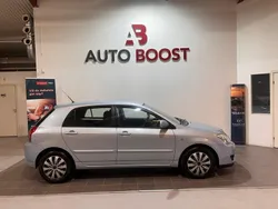 Ljusblå Begagnad 2004 Toyota Corolla Halvkombi | 63 000 kr (Marknadspris)