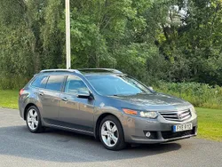 Ljusgrå (grå) Begagnad 2011 Honda Accord Executive Kombi | 74 900 kr (Marknadspris)