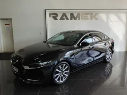 Svart Begagnad 2019 Mazda 3 Sedan | 199 000 kr (Bra pris)