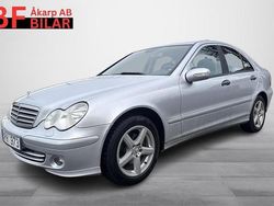 Silver Begagnad 2005 Mercedes C180 Classic Sedan | 64 500 kr (Dyr)