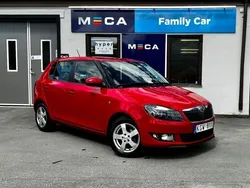 Röd Begagnad 2014 Skoda Fabia Ambiente Halvkombi | 70 000 kr (Marknadspris)