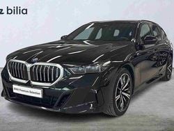 Svart Begagnad 2025 BMW 530e Kombi | 669 900 kr