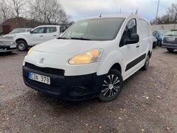 Vit Begagnad 2012 Peugeot Partner Minibuss | 43 000 kr (Marknadspris)