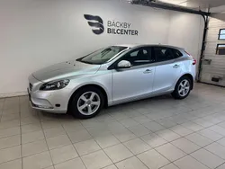 Silver Begagnad 2015 Volvo V40 Kinetic Kombi | 169 900 kr (Marknadspris)