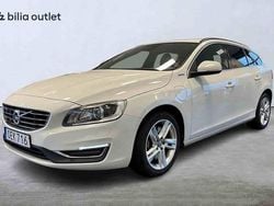 Vit Begagnad 2017 Volvo V60 Kombi | 159 900 kr