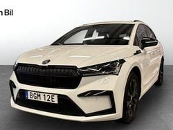 Vit Begagnad 2022 Skoda Enyaq iV SportLine SUV | 414 900 kr (Marknadspris)