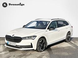 Vit Begagnad 2025 Skoda Superb SportLine Kombi | 464 000 kr (Dyr)