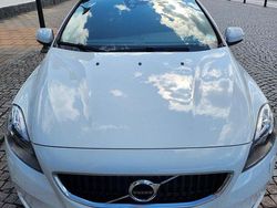 Vit Begagnad 2018 Volvo V40 Kinetic Kombi | 159 000 kr (Marknadspris)